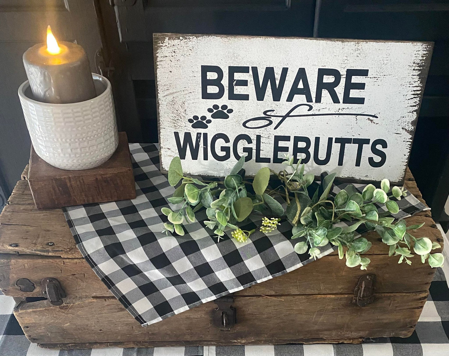 BEWARE OF WIGGLEBUTTS